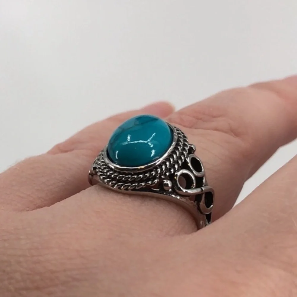 3/$25 Vintage Antique Style Faux Turquoise and Silver Tone Unisex Ring Size 6